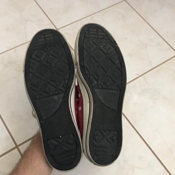 Mens Red low top converse - Picture 9 of 14